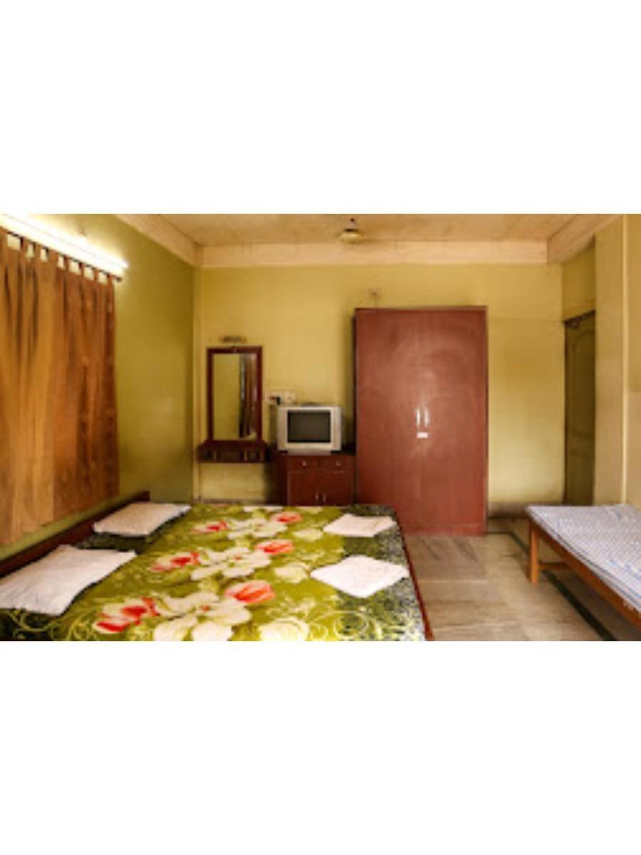 Roxy Inn,Cuttack Extérieur photo