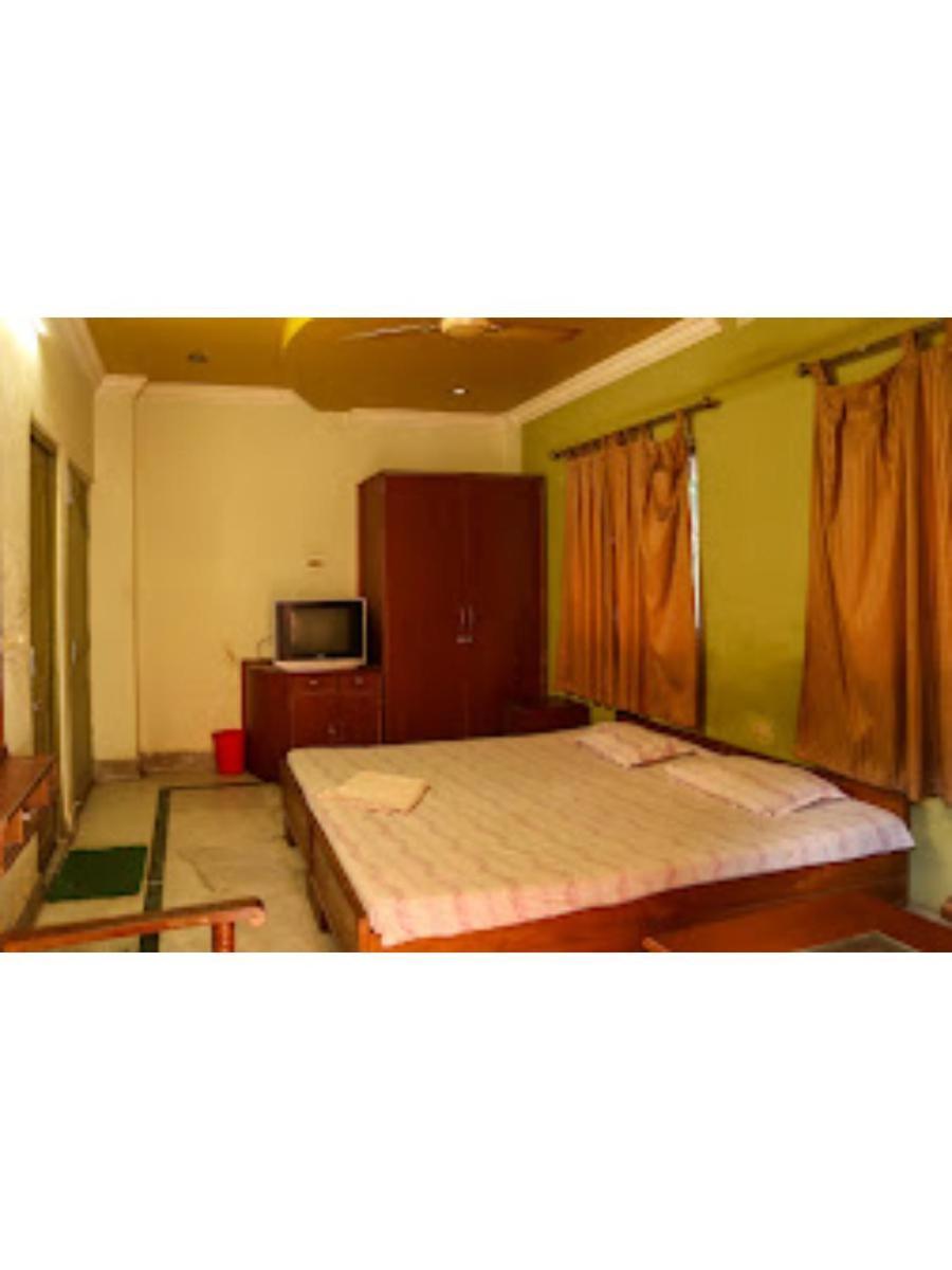 Roxy Inn,Cuttack Extérieur photo